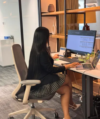 Digna M. Business Manager